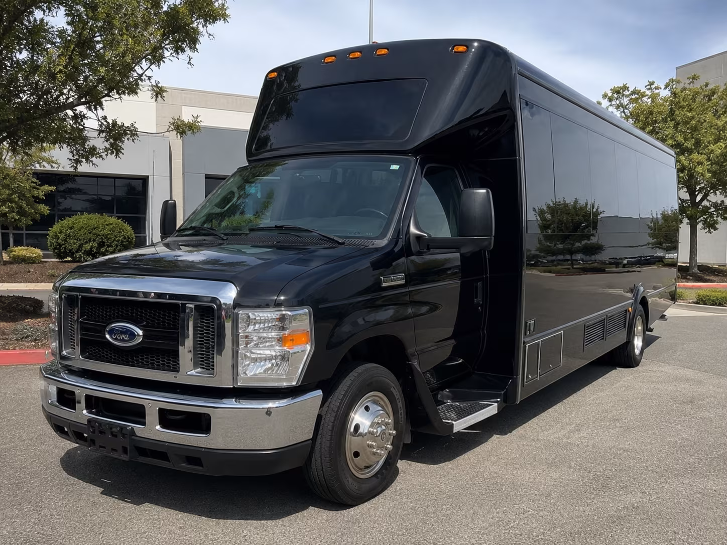 bachelor and bachelorette party buses in topeka kansas