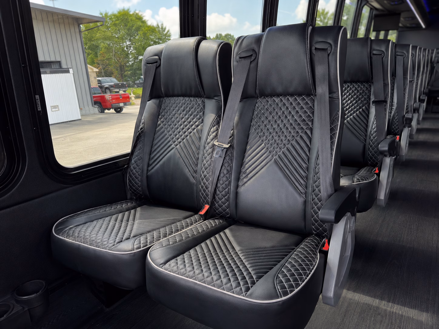 charter buses for concerts and shows at the kansas expocentre