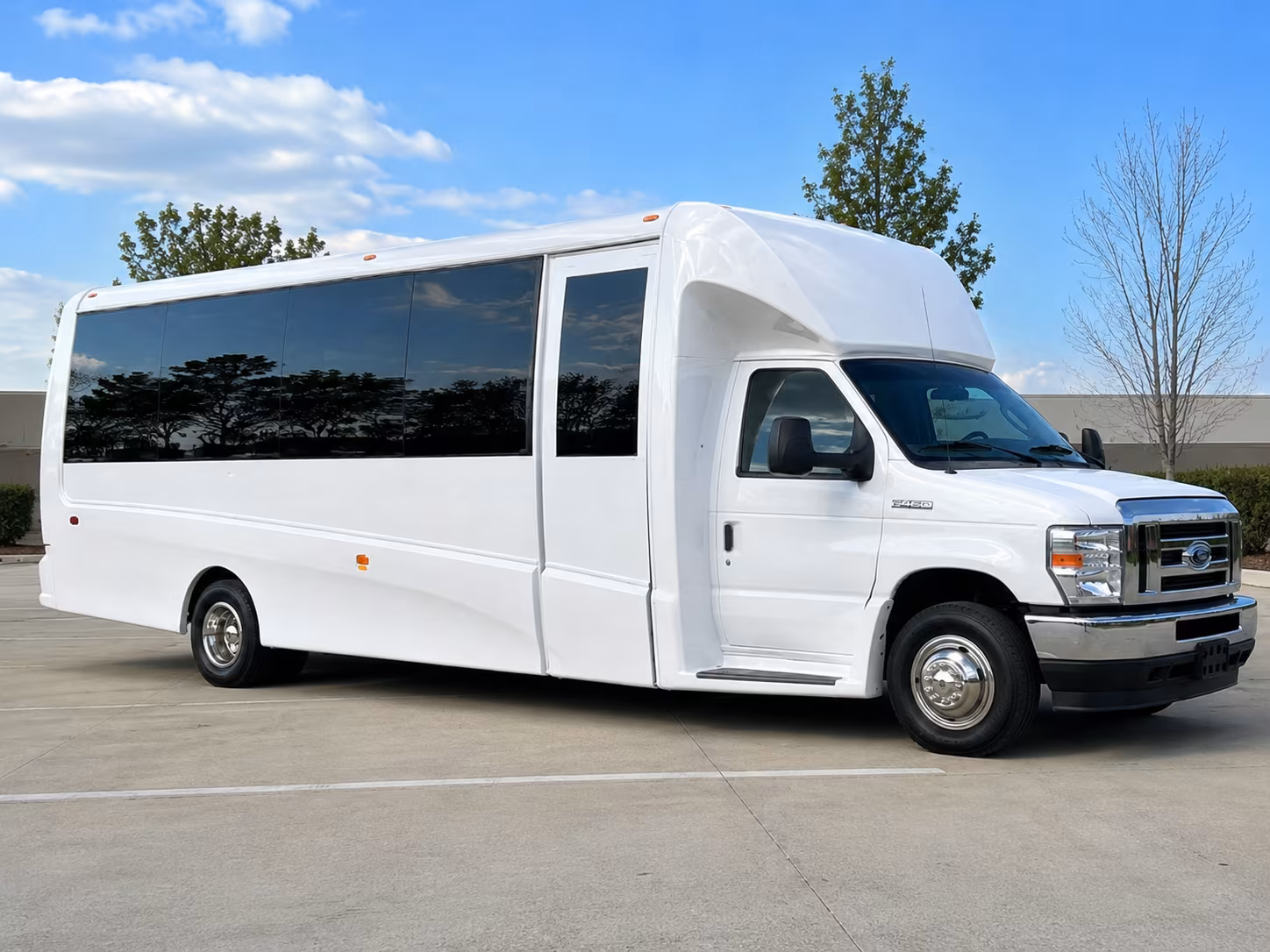 minibus rentals for seaman high and hayden catholic prom groups in topeka